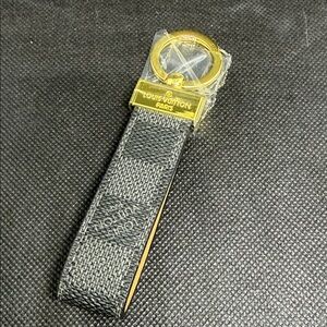 ✅ PRICE IS FIRM ✅ Fashion Gold and Gray Key Holder